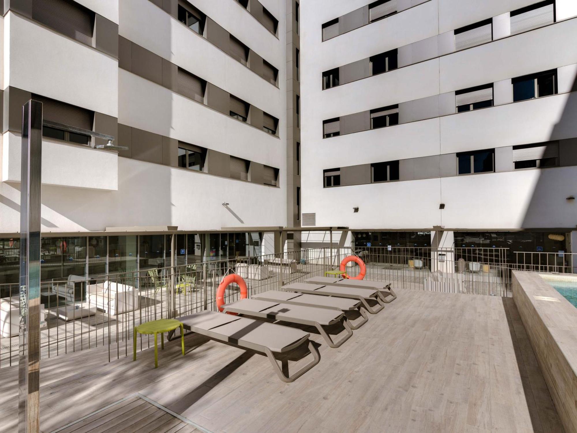 Livensa Living Studios Valencia Marina Real Hotel-Apartamento Exteriör bild